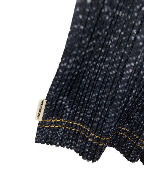 PLEATS PLEASE（プリーツプリーズ）PLEATS PLEASE (プリーツプリーズ) デニム転写プリーツカットソー ネイビー サイズ:SIZE 3の古着・服飾アイテム