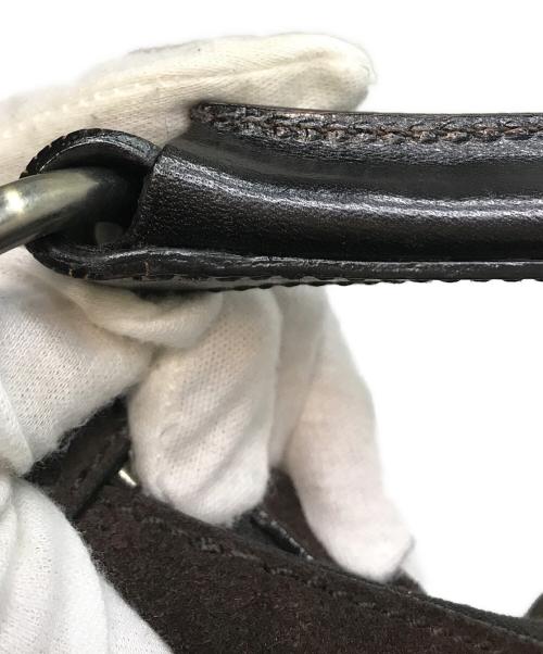 MIU MIU（ミュウミュウ）MIU MIU (ミュウミュウ) エンボスロゴ スエードワンショルダーバッグ ブラウンの古着・服飾アイテム