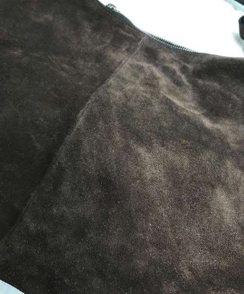 MIU MIU（ミュウミュウ）MIU MIU (ミュウミュウ) エンボスロゴ スエードワンショルダーバッグ ブラウンの古着・服飾アイテム