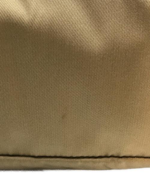 MIU MIU（ミュウミュウ）MIU MIU (ミュウミュウ) ナイロンショルダーバッグ ベージュの古着・服飾アイテム