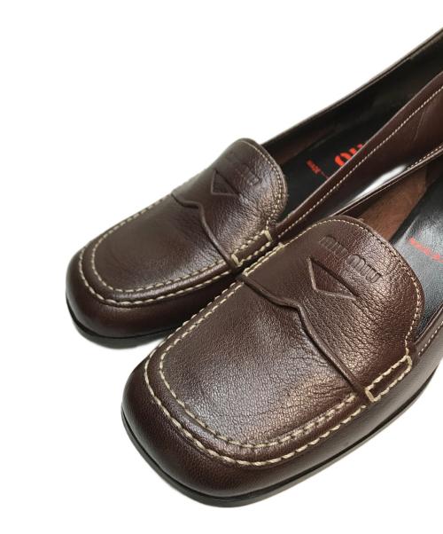 MIU MIU（ミュウミュウ）MIU MIU (ミュウミュウ) コインローファー ブラウン サイズ: 23.5cmの古着・服飾アイテム