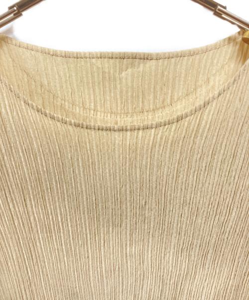 ISSEY MIYAKE（イッセイミヤケ）ISSEY MIYAKE (イッセイミヤケ) 半袖プリーツカットソー ベージュ サイズ:SIZE Lの古着・服飾アイテム