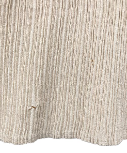 ISSEY MIYAKE（イッセイミヤケ）ISSEY MIYAKE (イッセイミヤケ) 半袖プリーツカットソー ベージュ サイズ:SIZE Lの古着・服飾アイテム