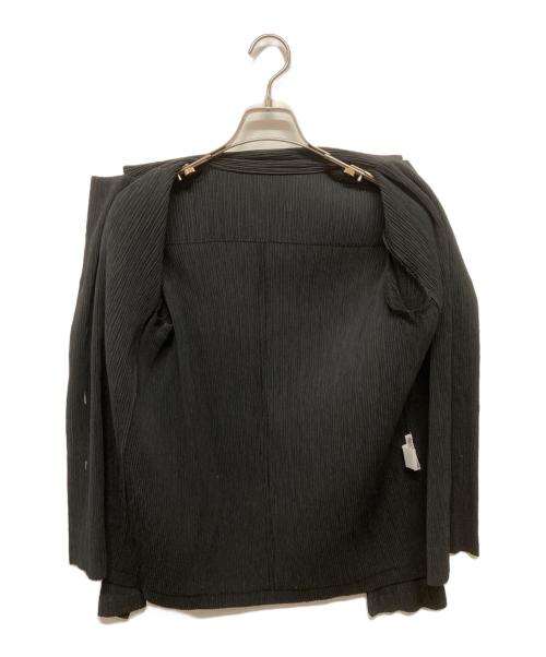 ISSEY MIYAKE WHITE LABEL（イッセイミヤケホワイトレーベル）ISSEY MIYAKE WHITE LABEL (イッセイミヤケホワイトレーベル) プリーツ3Bジャケット ブラック サイズ:SIZE 3の古着・服飾アイテム