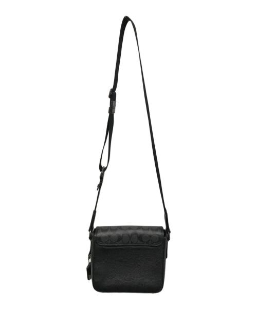 COACH（コーチ）COACH (コーチ) シグネチャーフラップクロスボディバッグ ブラックの古着・服飾アイテム