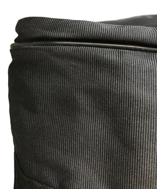 FENDI（フェンディ）FENDI (フェンディ) ロゴライン2WAYバッグ ブラックの古着・服飾アイテム