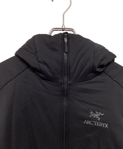ARC'TERYX（アークテリクス）ARC'TERYX (アークテリクス) W ATOM AR HOODY ブラック サイズ:SIZE Ｓの古着・服飾アイテム