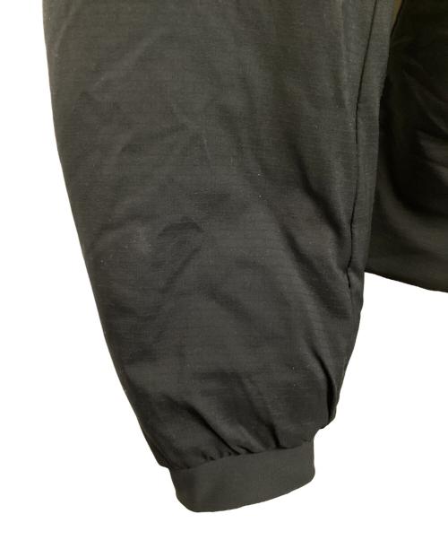 ARC'TERYX（アークテリクス）ARC'TERYX (アークテリクス) W ATOM AR HOODY ブラック サイズ:SIZE Ｓの古着・服飾アイテム