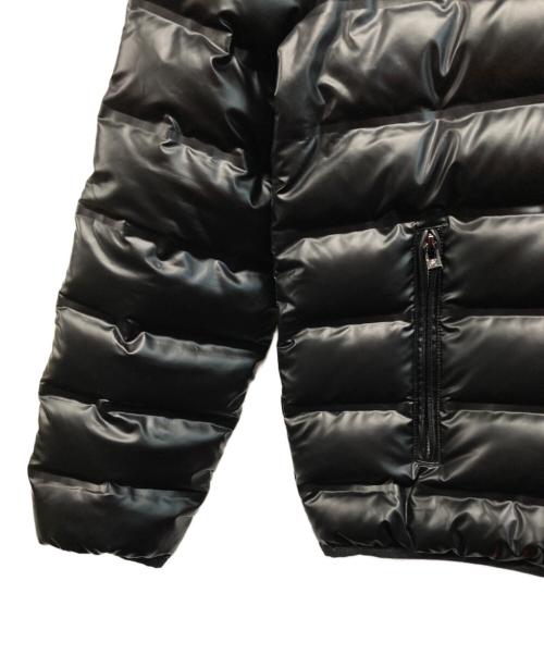 EMPORIO ARMANI（エンポリオアルマーニ）EMPORIO ARMANI (エンポリオアルマーニ) フーディーダウンジャケット ブラック サイズ:SIZE 50の古着・服飾アイテム