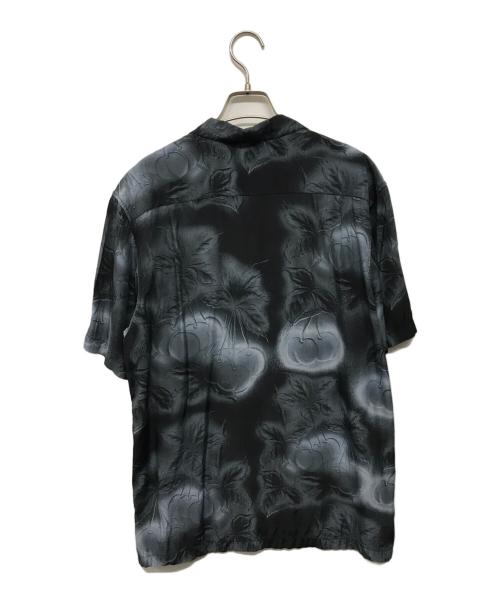 SUPREME（シュプリーム）Supreme (シュプリーム) 23SS Cherries S/S Shirt チェリー レーヨン半袖シャツ ブラック サイズ:Mの古着・服飾アイテム