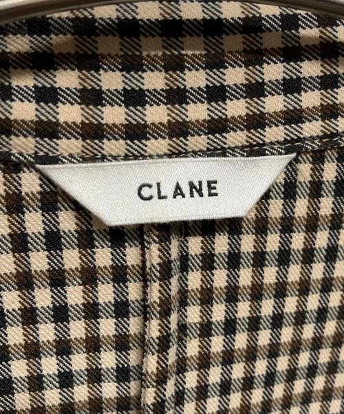 CLANE（クラネ）CLANE (クラネ) POWER SHOULDER CHECK SHIRT ONEPIECE（パワー・ショルダー・チェック・シャツ・ワンピース） ベージュの古着・服飾アイテム