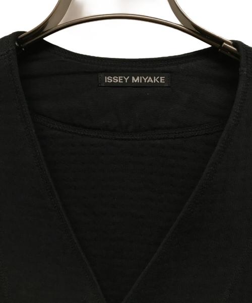 ISSEY MIYAKE（イッセイミヤケ）ISSEY MIYAKE (イッセイミヤケ) ノーカラーコート ブラック サイズ:SIZE 3の古着・服飾アイテム
