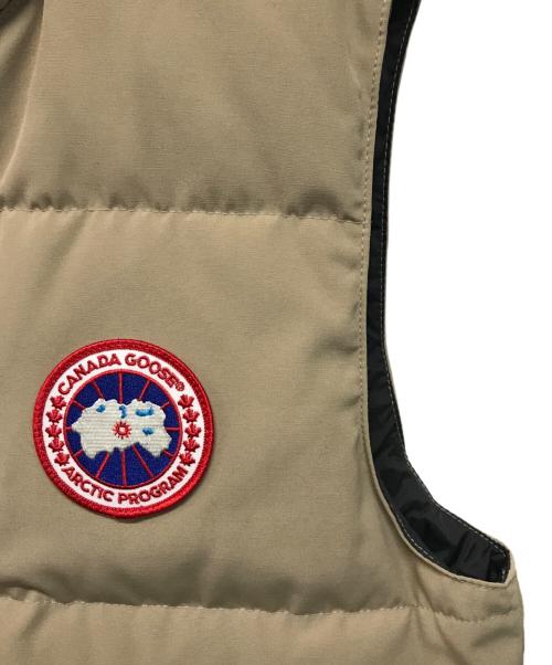 CANADA GOOSE（カナダグース）CANADA GOOSE (カナダグース) ヘリテージ フリースタイル クルー ダウンベスト ベージュ サイズ:Sの古着・服飾アイテム