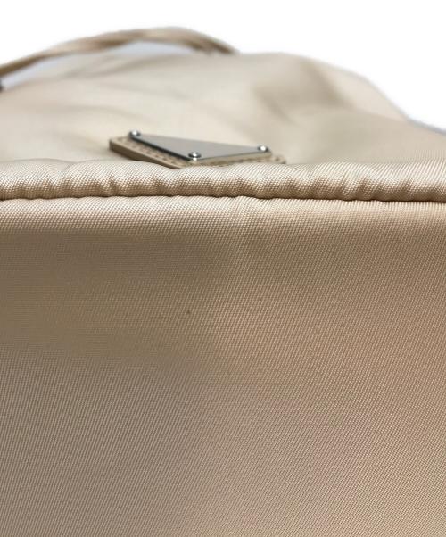 PRADA（プラダ）PRADA (プラダ) Re Nylon巾着ショルダーバッグ ベージュ CAMMEOの古着・服飾アイテム