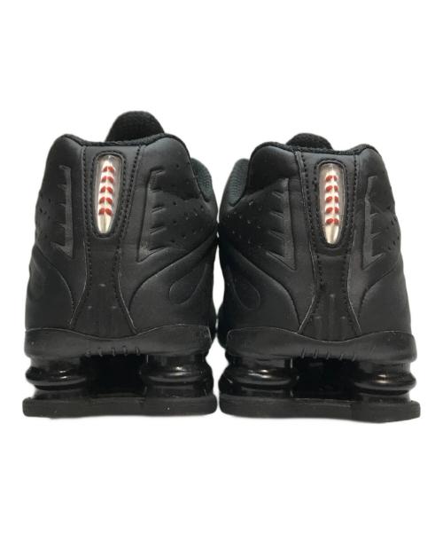 NIKE（ナイキ）NIKE (ナイキ) WMNS SHOX R4 ショックス ブラック サイズ:27.5cmの古着・服飾アイテム