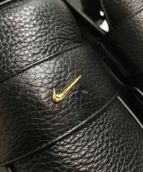 NIKE（ナイキ）NIKE (ナイキ) W AIR MAX PHENOMENA（エア マックス フェノメナ） ローファースニーカー ブラック×ゴールド サイズ:27.5の古着・服飾アイテム