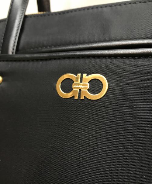 Salvatore Ferragamo（サルヴァトーレ フェラガモ）Salvatore Ferragamo (サルヴァトーレ フェラガモ) ガンチーニナイロン2WAYショルダーバッグ ブラックの古着・服飾アイテム