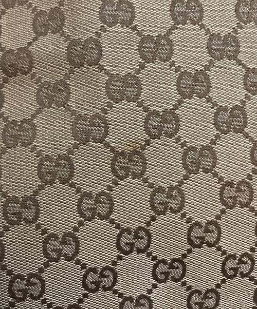 GUCCI（グッチ）GUCCI (グッチ) スタッズショルダーバッグ ブラウンの古着・服飾アイテム