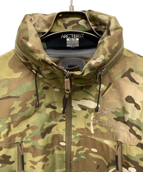 ARC'TERYX（アークテリクス）ARC'TERYX (アークテリクス) Leaf Alpha Jacket Gen 2　(リーフ・アルファ・ジャケット・ジェンツー) カーキ サイズ:SIZE XSの古着・服飾アイテム