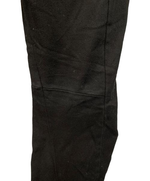 JULIUS（ユリウス）JULIUS (ユリウス) コーティングスキニーぺディングデニムパンツ ブラック サイズ:SIZE 1の古着・服飾アイテム