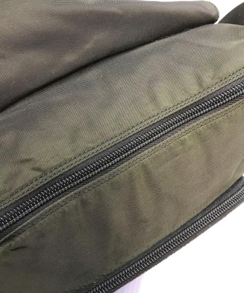 PRADA（プラダ）PRADA (プラダ) ナイロンショルダーバッグ オリーブの古着・服飾アイテム