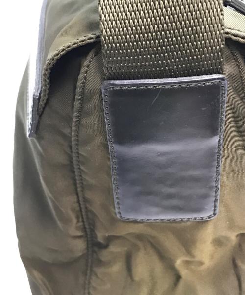 PRADA（プラダ）PRADA (プラダ) ナイロンショルダーバッグ オリーブの古着・服飾アイテム