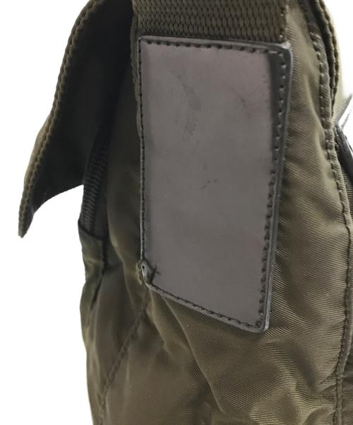 PRADA（プラダ）PRADA (プラダ) ナイロンショルダーバッグ オリーブの古着・服飾アイテム