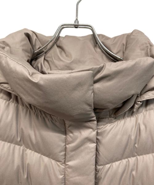 ReFLEcT（リフレクト）ReFLEcT (リフレクト) フーデッドロングダウンコート ベージュ サイズ:SIZE 9の古着・服飾アイテム