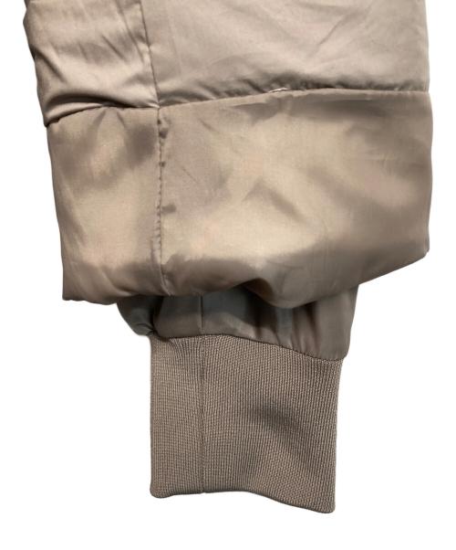 ReFLEcT（リフレクト）ReFLEcT (リフレクト) フーデッドロングダウンコート ベージュ サイズ:SIZE 9の古着・服飾アイテム