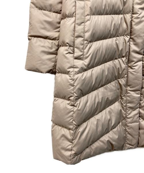 ReFLEcT（リフレクト）ReFLEcT (リフレクト) フーデッドロングダウンコート ベージュ サイズ:SIZE 9の古着・服飾アイテム
