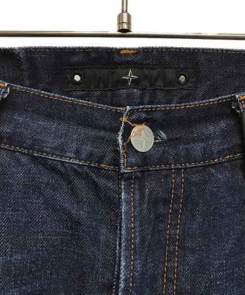 STONE ISLAND（ストーンアイランド）STONE ISLAND (ストーンアイランド) ボタンフライストレートデニムパンツ インディゴ サイズ:SIZE 34の古着・服飾アイテム