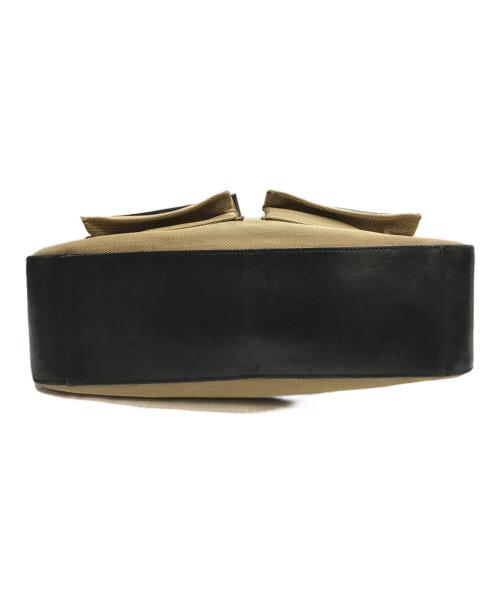 GUCCI（グッチ）GUCCI (グッチ) ショルダーバッグ ベージュ×ブラックの古着・服飾アイテム