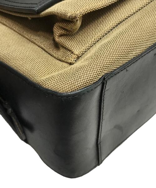 GUCCI（グッチ）GUCCI (グッチ) ショルダーバッグ ベージュ×ブラックの古着・服飾アイテム