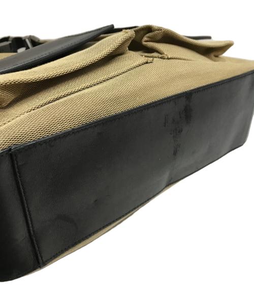 GUCCI（グッチ）GUCCI (グッチ) ショルダーバッグ ベージュ×ブラックの古着・服飾アイテム