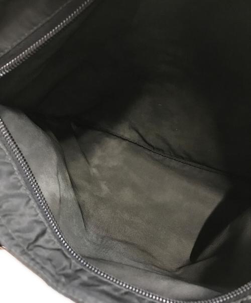 PRADA（プラダ）PRADA (プラダ) ナイロンショルダーバッグ ブラックの古着・服飾アイテム