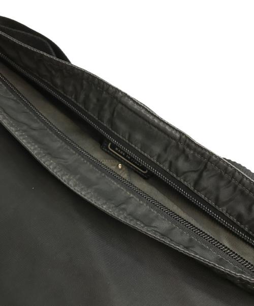 PRADA（プラダ）PRADA (プラダ) ナイロンショルダーバッグ ブラックの古着・服飾アイテム
