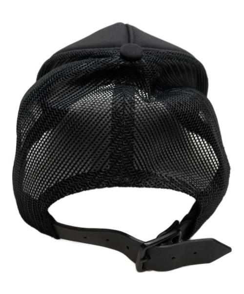 Denim Tears（デニムティアーズ）Denim Tears (デニムティアーズ) レザーバックル刺繍キャップ ブラックの古着・服飾アイテム