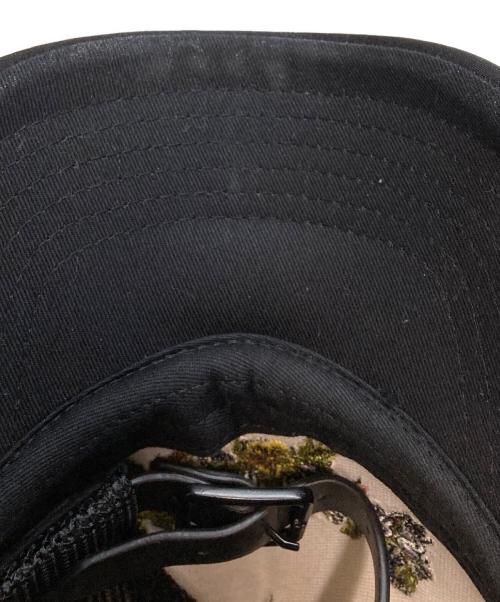 Denim Tears（デニムティアーズ）Denim Tears (デニムティアーズ) レザーバックル刺繍キャップ ブラックの古着・服飾アイテム
