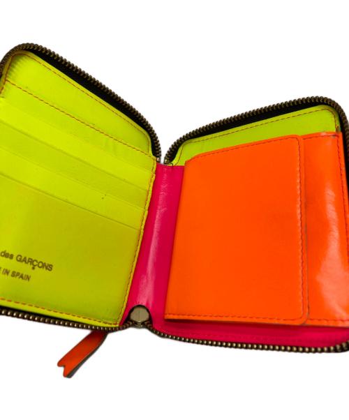 COMME des GARCONS（コムデギャルソン）COMME des GARCONS (コムデギャルソン) SUPER FLUO-PINK ジップウォレット ショッキングピンクの古着・服飾アイテム