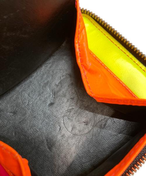 COMME des GARCONS（コムデギャルソン）COMME des GARCONS (コムデギャルソン) SUPER FLUO-PINK ジップウォレット ショッキングピンクの古着・服飾アイテム