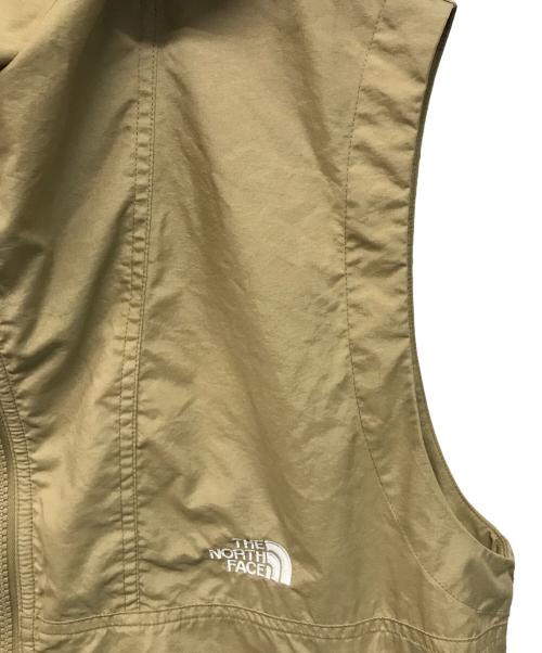 THE NORTH FACE（ザ ノース フェイス）THE NORTH FACE (ザ ノース フェイス) コンパクトフーデッドベスト ベージュ サイズ:Sの古着・服飾アイテム