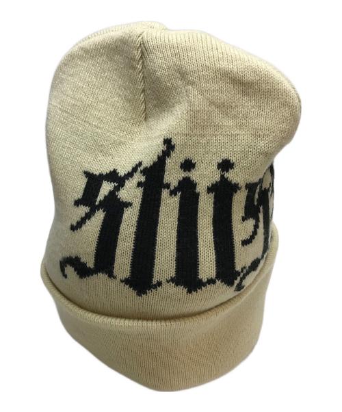 stussy（ステューシー）stussy (ステューシー) CUFF BEANIE OLD ENGLISH Stone(カフ ビーニー オールド イングリッシュ ストーン)ビーニー アイボリーの古着・服飾アイテム