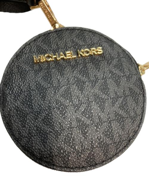 MICHAEL KORS（マイケル・コース）MICHAEL KORS (マイケル・コース) PVC レザー モノグラム 2way マルチポーチ2点付き スモール クロスボディ グレー×ブラックの古着・服飾アイテム