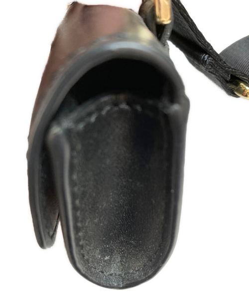 MICHAEL KORS（マイケル・コース）MICHAEL KORS (マイケル・コース) PVC レザー モノグラム 2way マルチポーチ2点付き スモール クロスボディ グレー×ブラックの古着・服飾アイテム