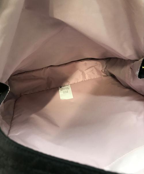 LeSportsac（レスポートサック）LeSportsac (レスポートサック) パフィーブロッサムズ リュック ブラックの古着・服飾アイテム