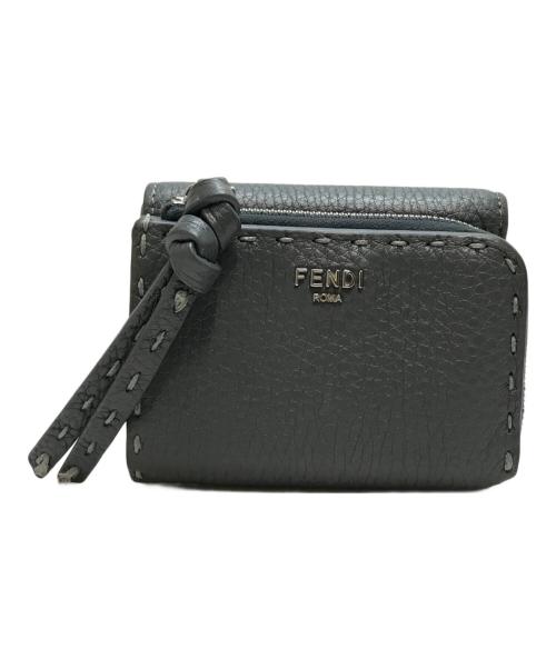 FENDI（フェンディ）FENDI (フェンディ) 3つ折り財布 グレーの古着・服飾アイテム