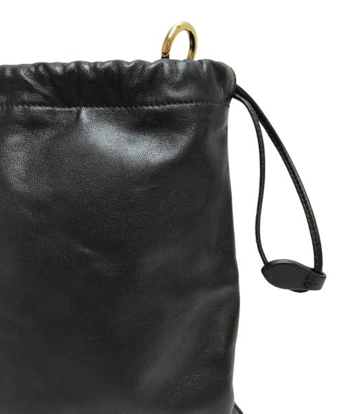 MIU MIU（ミュウミュウ）MIU MIU (ミュウミュウ) ナッパーレザーミニバッグ ブラックの古着・服飾アイテム