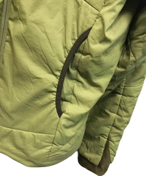 DESCENTE（デサント）DESCENTE (デサント) ハイブリッド インシュレイテッド ミッドレイヤー ジャケット グリーン サイズ:SIZE Sの古着・服飾アイテム
