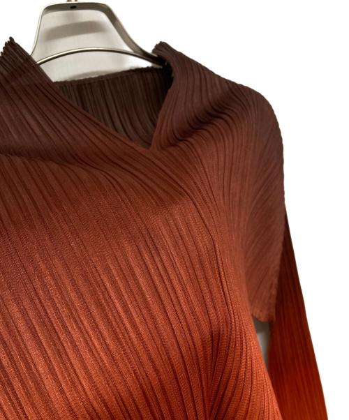 PLEATS PLEASE（プリーツプリーズ）PLEATS PLEASE (プリーツプリーズ) グラデーションハイネックプリーツカットソー ブラウン×オレンジ サイズ:3の古着・服飾アイテム