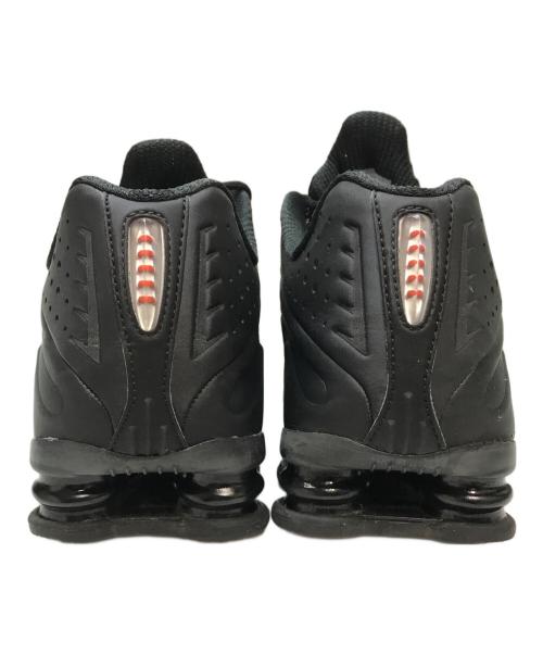 NIKE（ナイキ）NIKE (ナイキ) WMNS SHOX R4 ショックス ブラック サイズ:27.5cmの古着・服飾アイテム